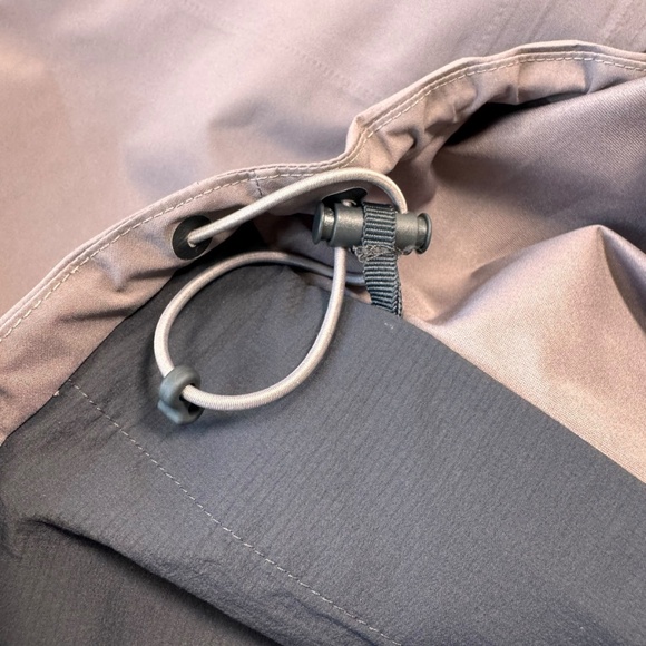 Lululemon | Outpour Shell | S | Lunar Rock | Athleisure | Gorpcore | Waterproof - Picture 13 of 16